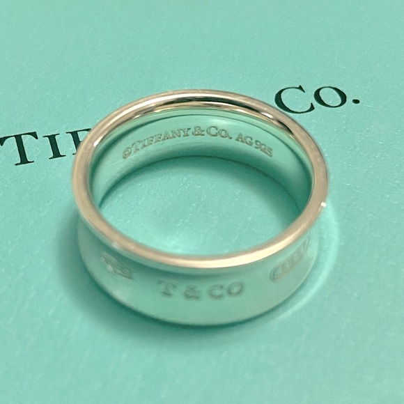 Tiffany 1837 Ring - Picture 2 of 2